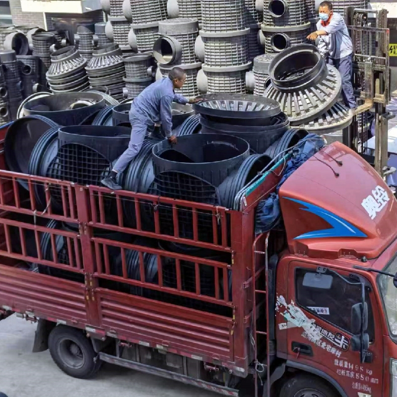 检查井发货现场